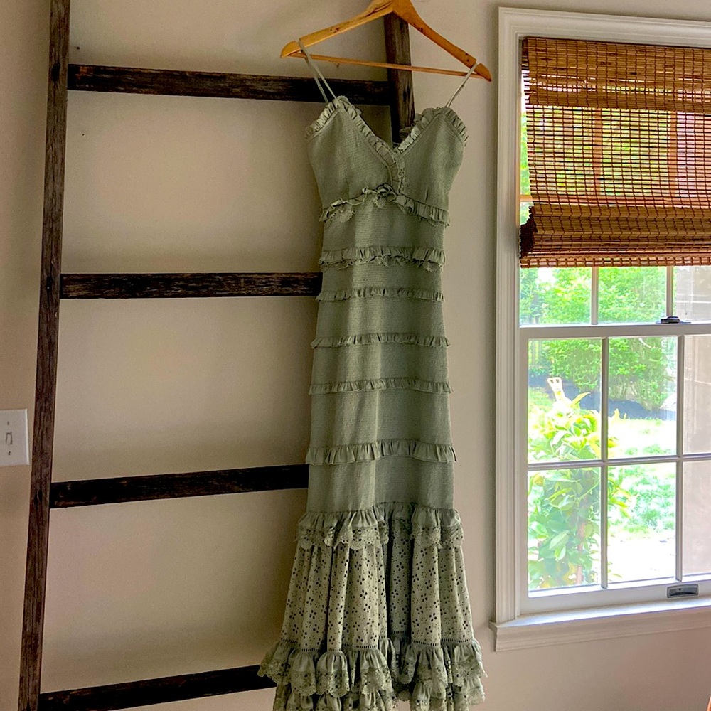V Chapman narcisse dress sage green